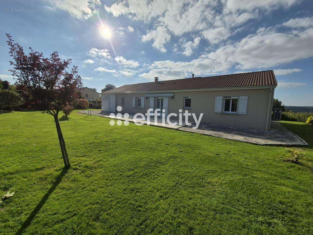 Maison à CHAILLAC-SUR-VIENNE