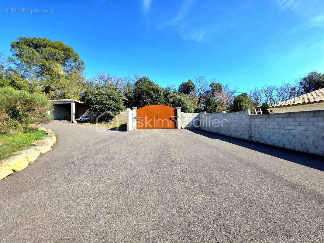 Mondragon / 2 villas / 390 m² habitable / piscine / terrain 7 500 m² - photo 9