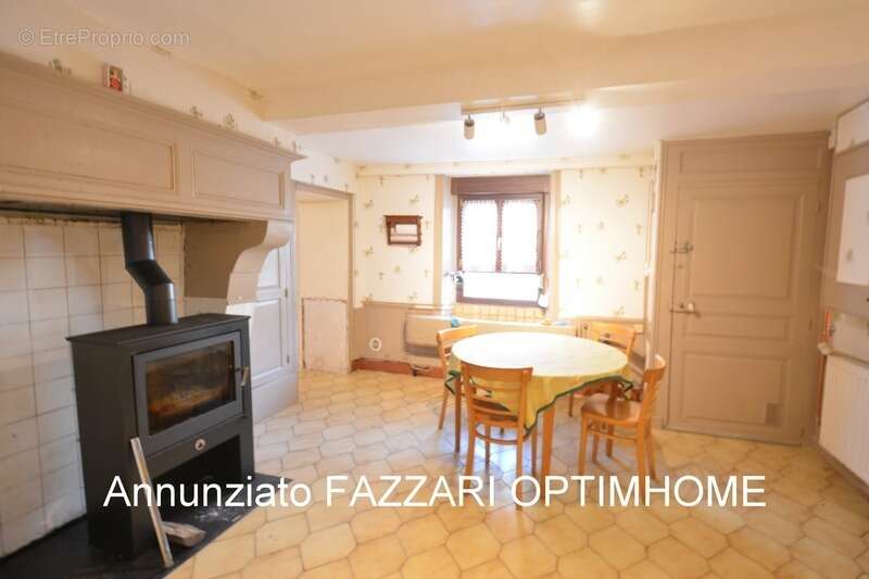 Maison à MONT-DEVANT-SASSEY