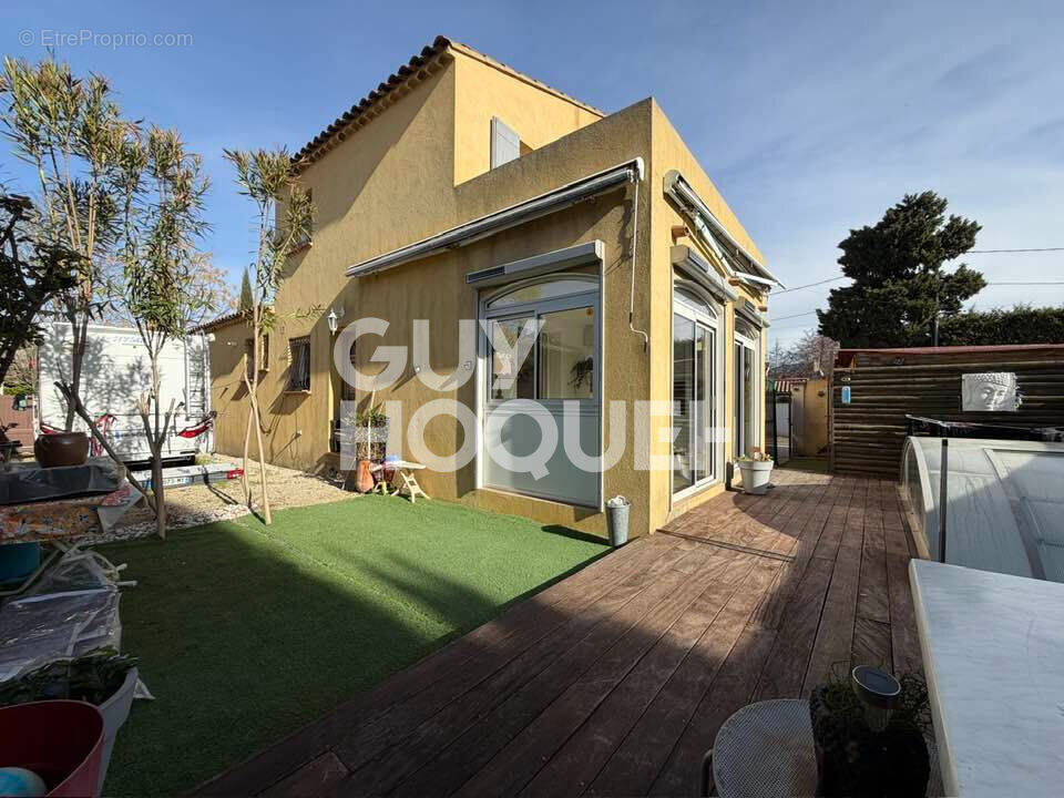 Appartement à L'ISLE-SUR-LA-SORGUE