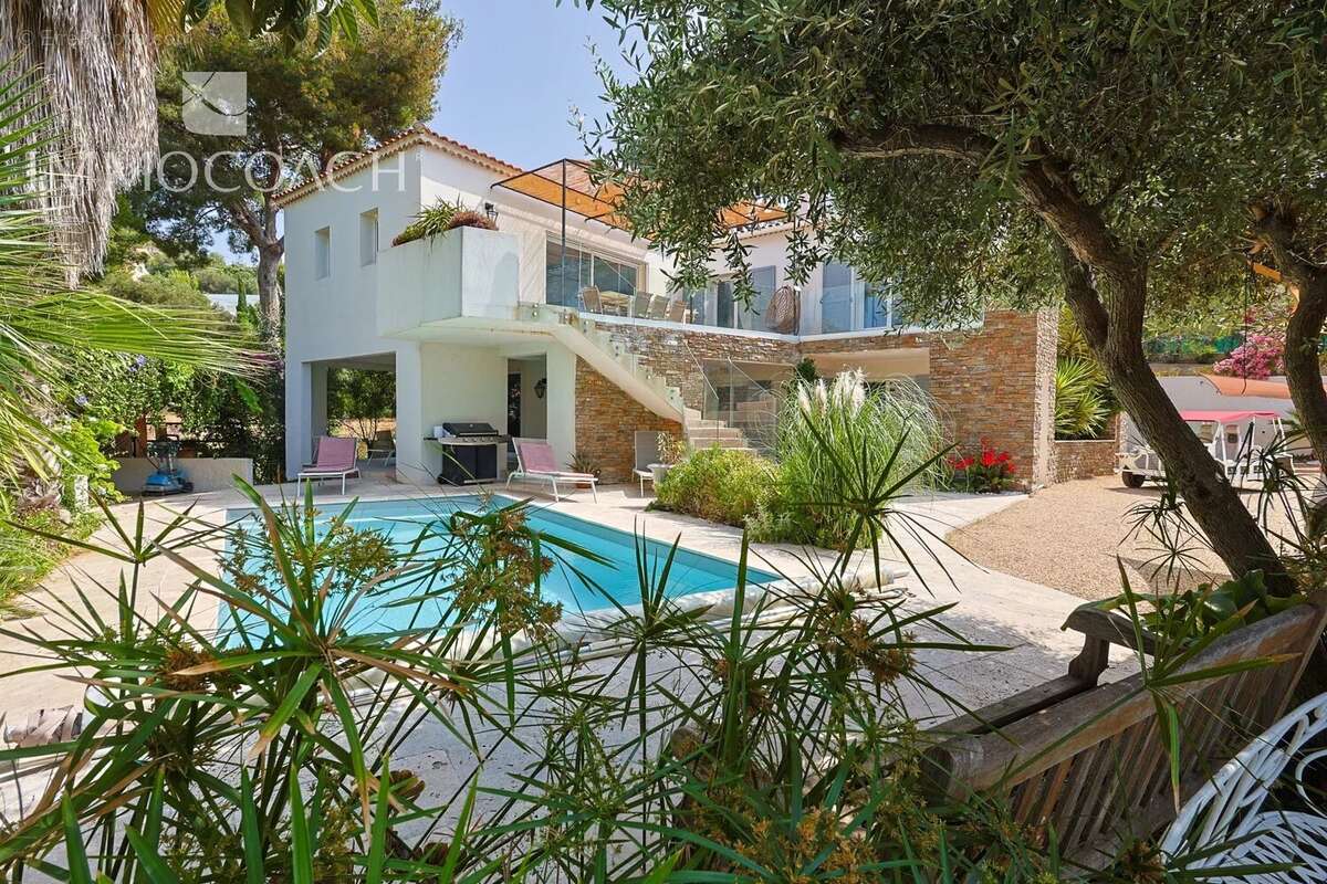 Maison à CARQUEIRANNE