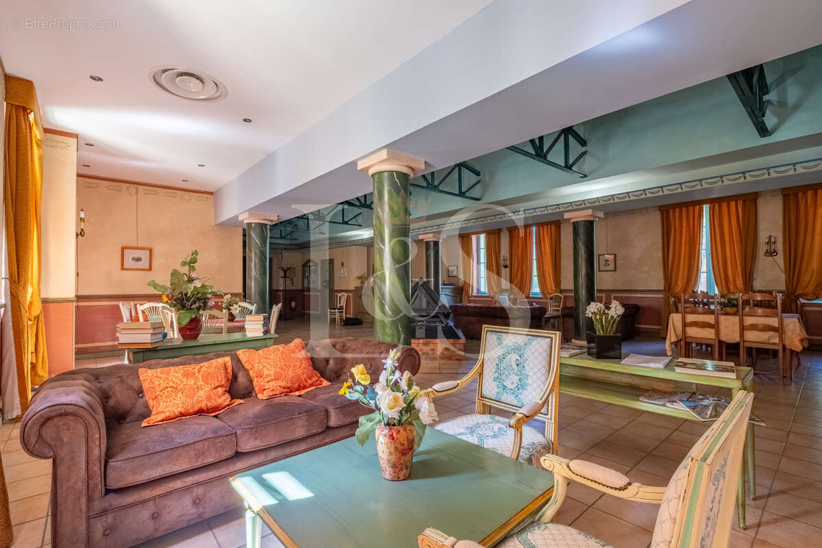 Appartement à MONTBRUN-LES-BAINS