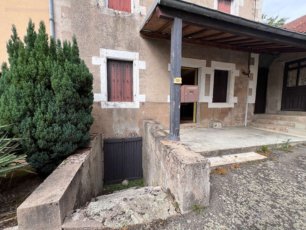 Maison à CHARBONNAT