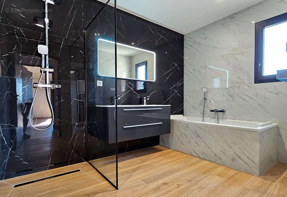 Maison à SAINT-DONAT-SUR-L&#039;HERBASSE