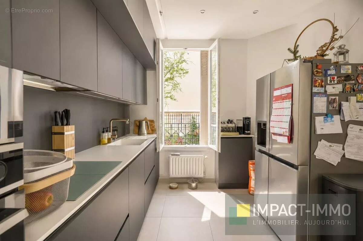 Appartement à COURBEVOIE