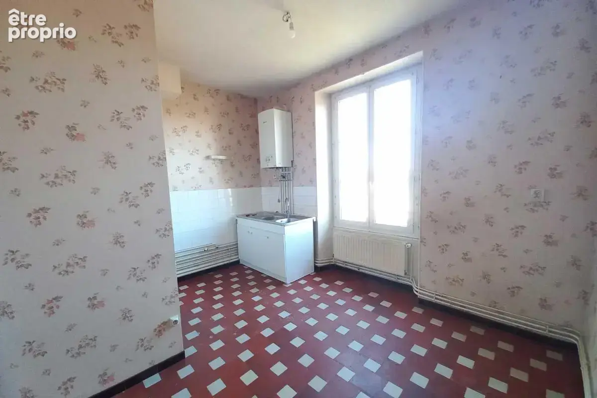 Appartement à VARENNES-VAUZELLES