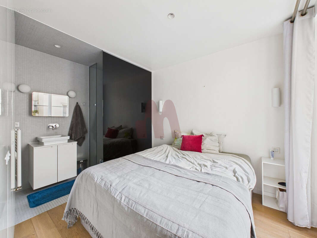 Appartement à PARIS-10E