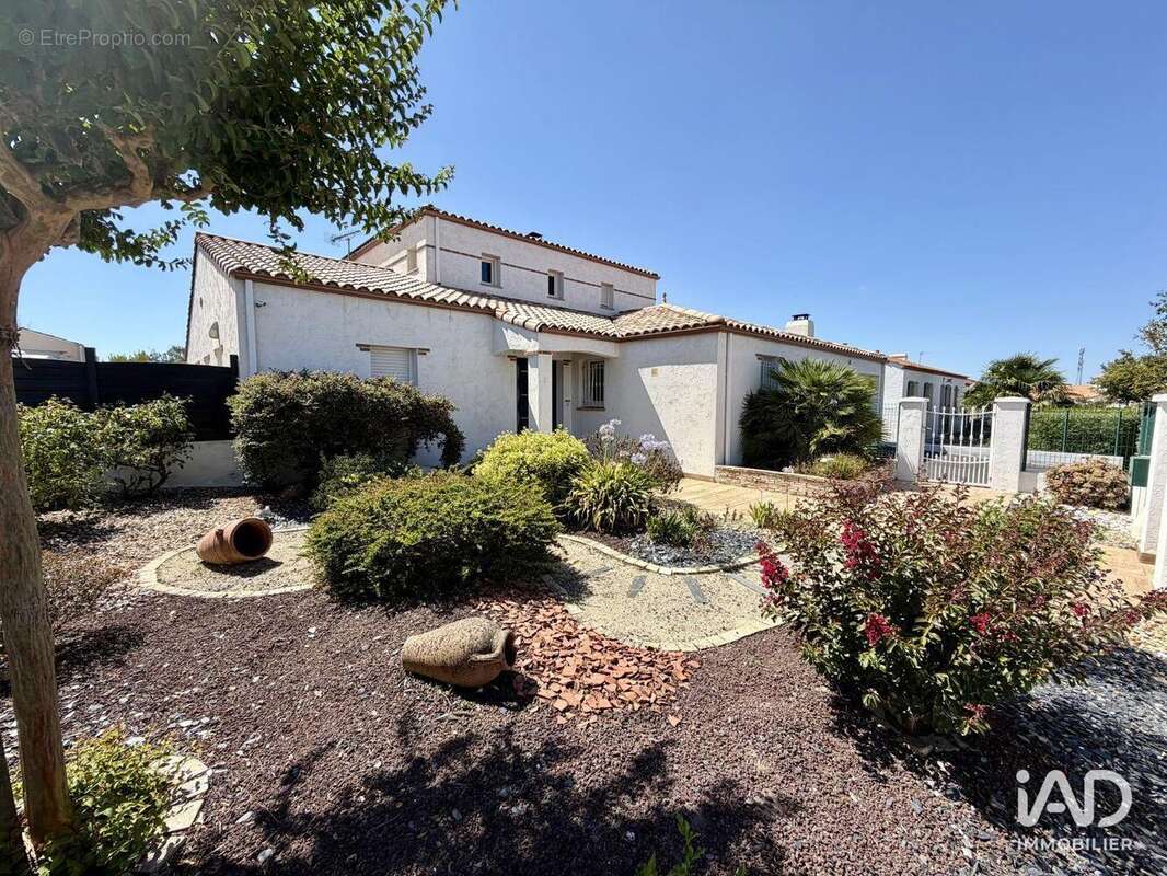 Maison 174 m² à Machecoul  - photo 2