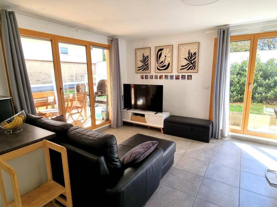 Appartement à MEYZIEU