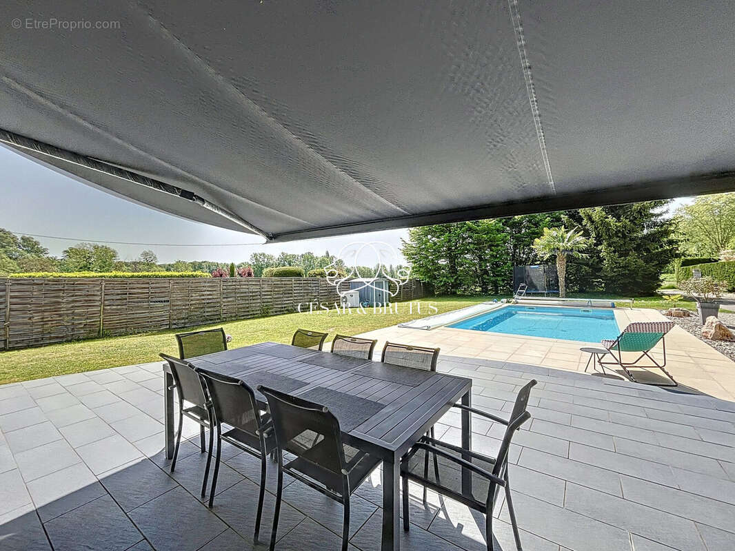 Maison 165 m² à Villieu-Loyes-Mollon  - photo 5