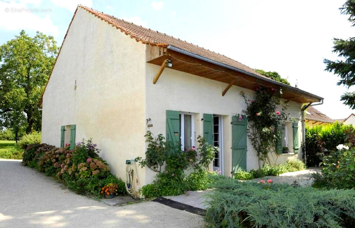 Maison à PONTOUX