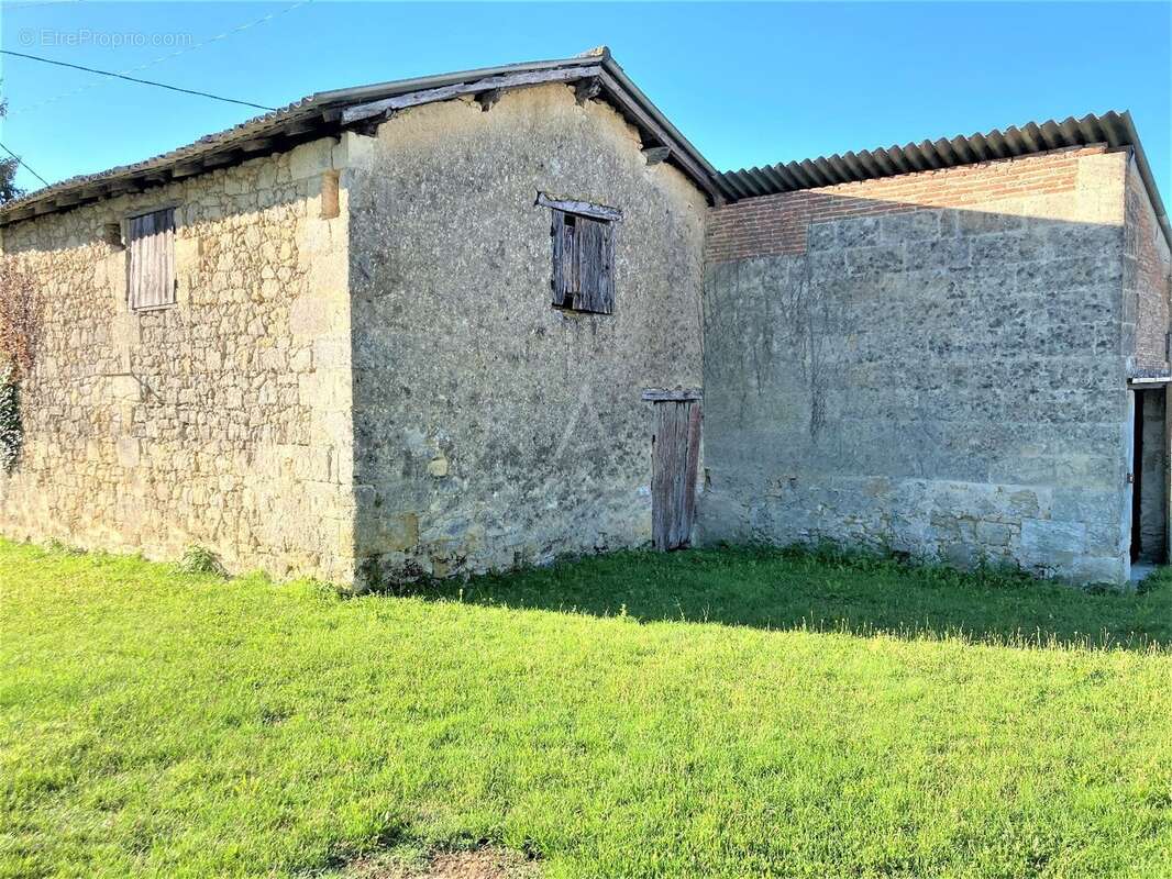 Maison à SAINT-GENES-DE-FRONSAC