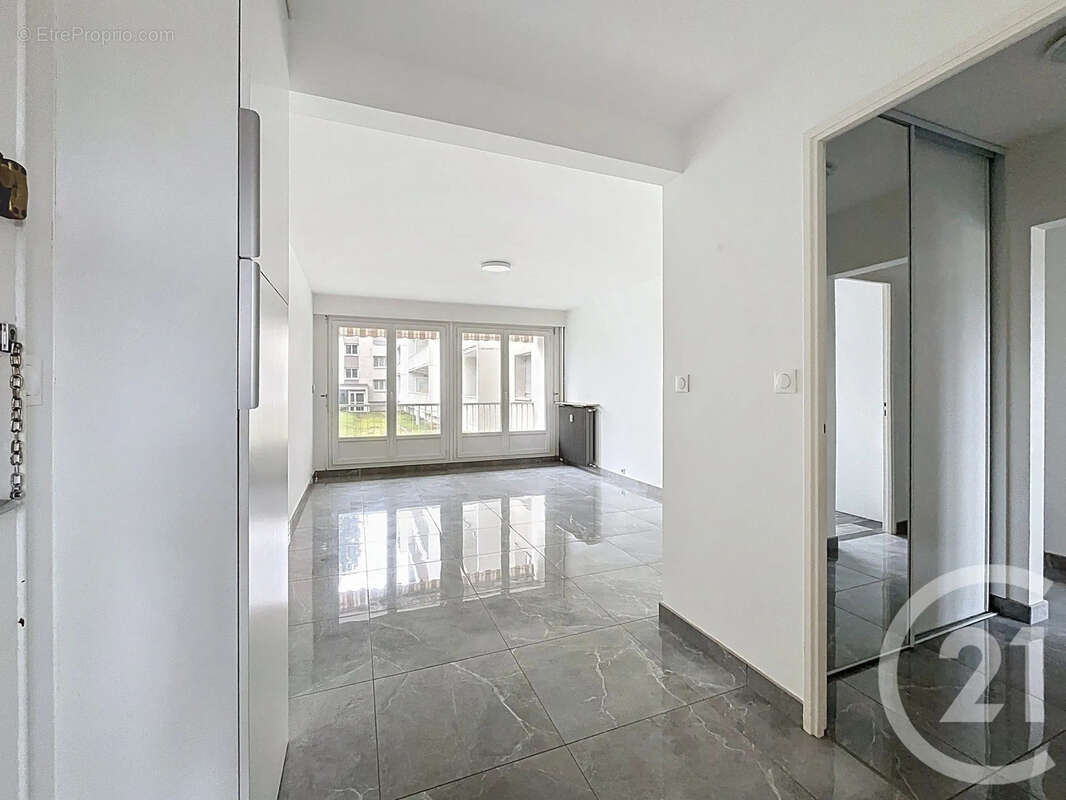 Appartement à PONT-EVEQUE