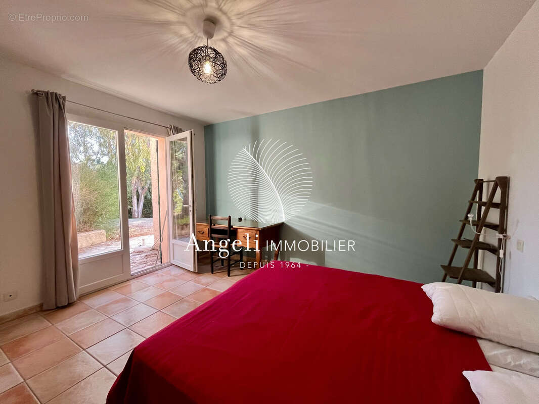 Maison à FREJUS