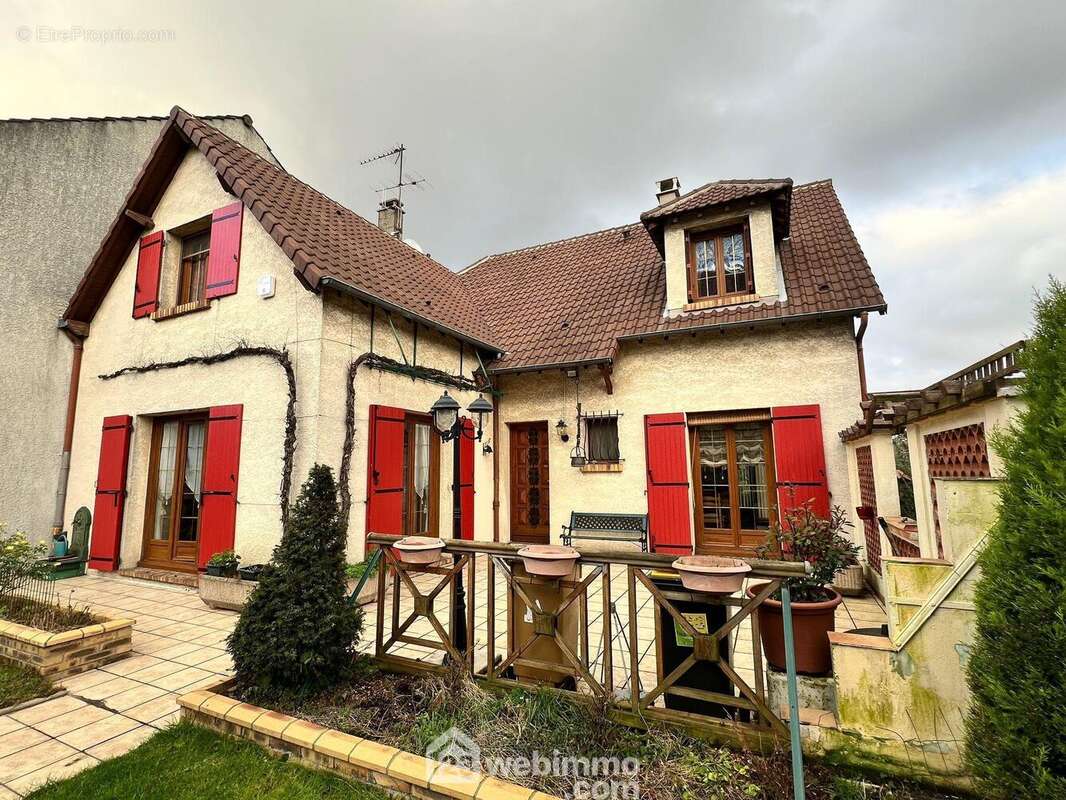 Construction de 1989 sur une parcelle de 500m2 - Maison à VITRY-SUR-SEINE