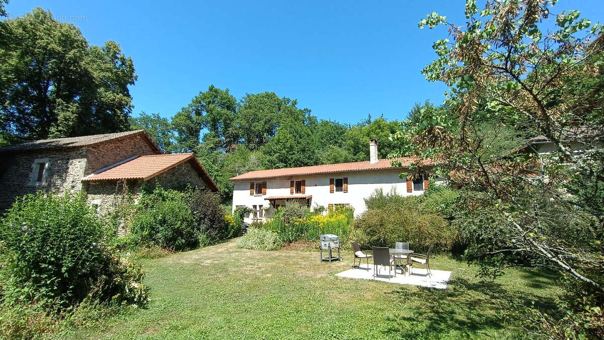 Ensemble immobilier avec ancien moulin - photo 3