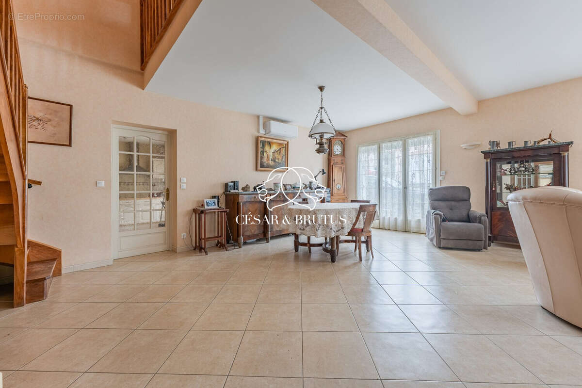 Maison 161 m² à Chaponnay  - photo 4