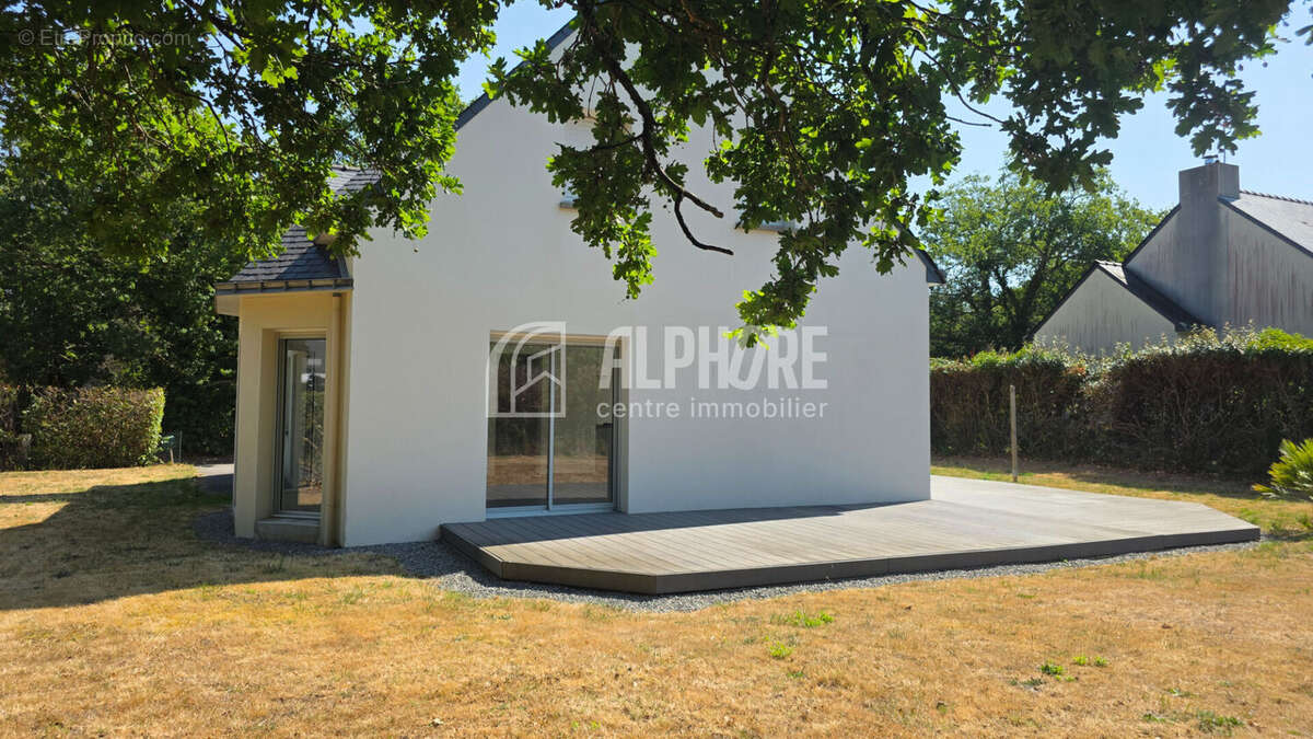 Maison contemporaine sous le signe de la lumière et du confort - 5 pièces - Saint-André-des-Eaux - photo 15