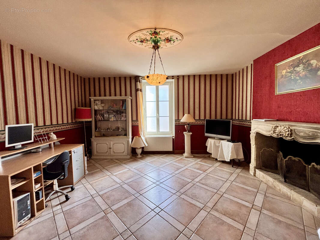 Maison à VOUILLE