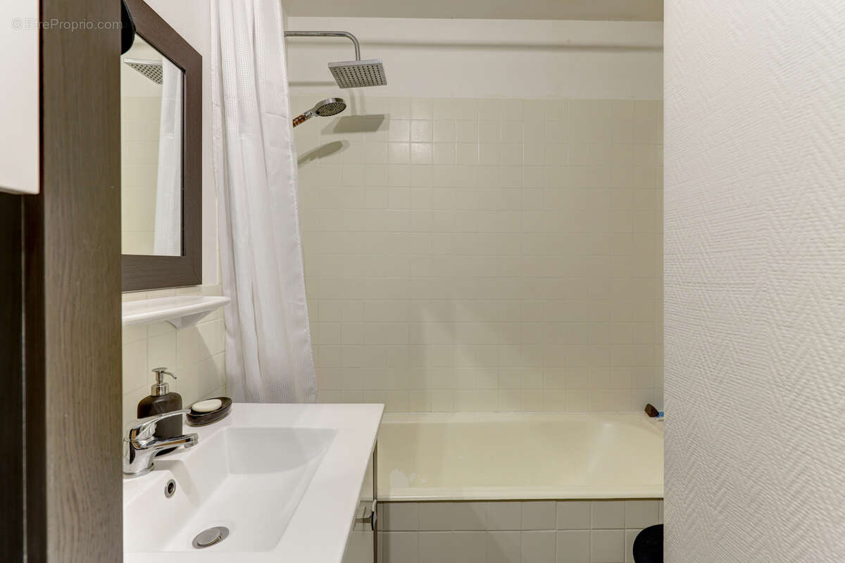 Maison à LA ROCHE-BLANCHE