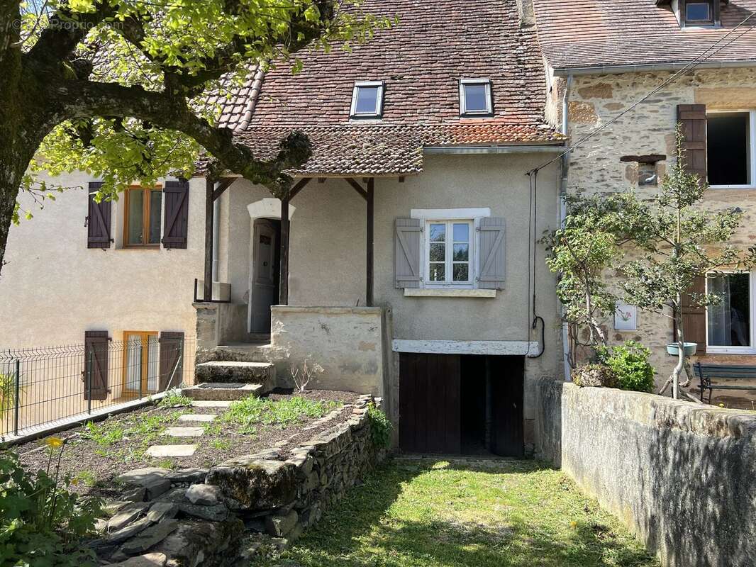 Maison à LACAPELLE-MARIVAL