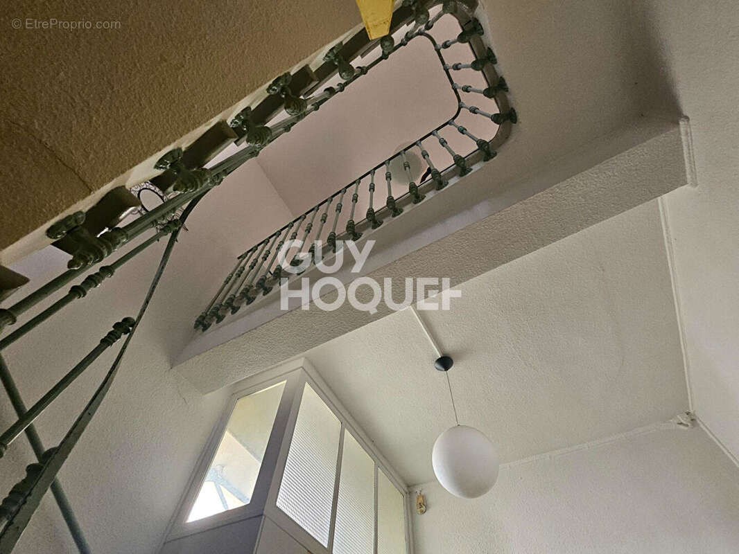 À vendre  Belle maison familiale au coeur de Olonzac - photo 4