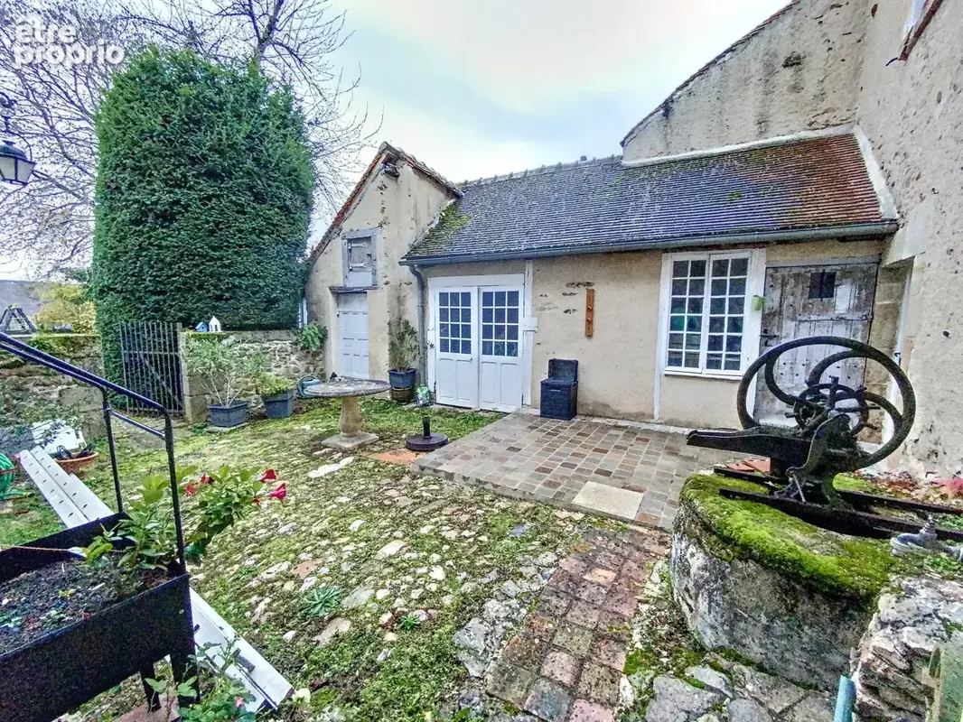 Grande Maison de ville de 249 m2 avec joli terrain de 859 m2. - photo 2