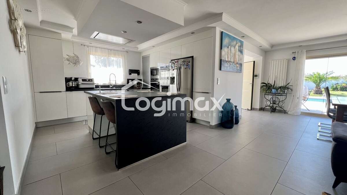 Maison 140 m² à Angoulins  - photo 3