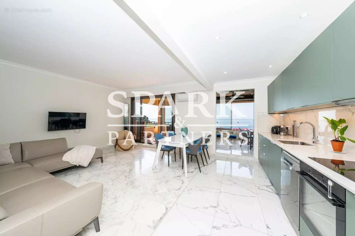 Appartement à ROQUEBRUNE-CAP-MARTIN