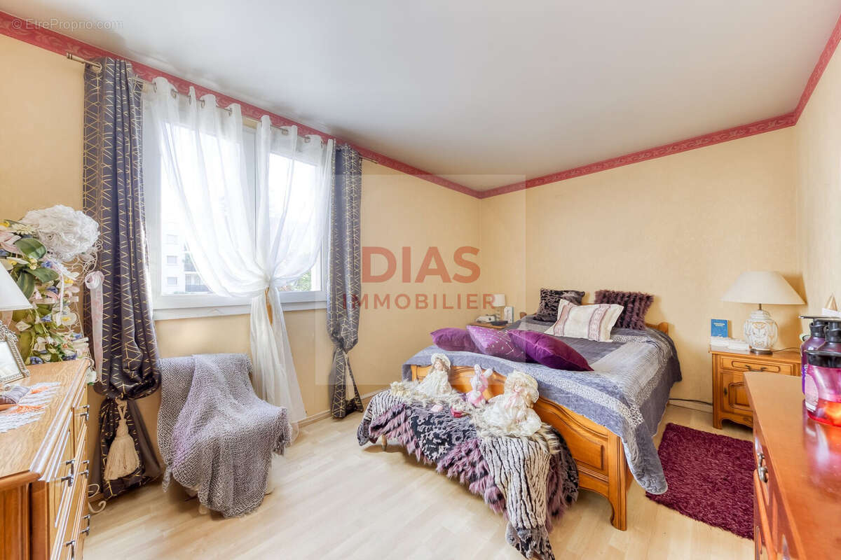 Appartement à CHENNEVIERES-SUR-MARNE