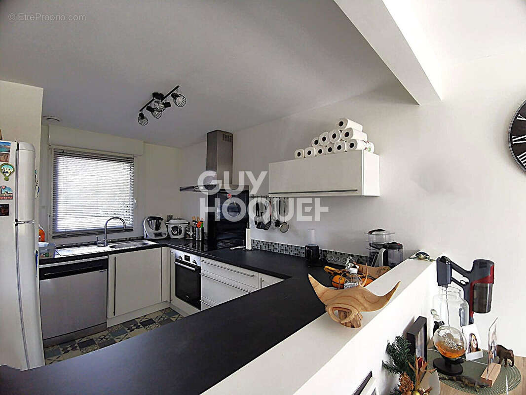 Maison à LA CHAPELLE-D'ARMENTIERES