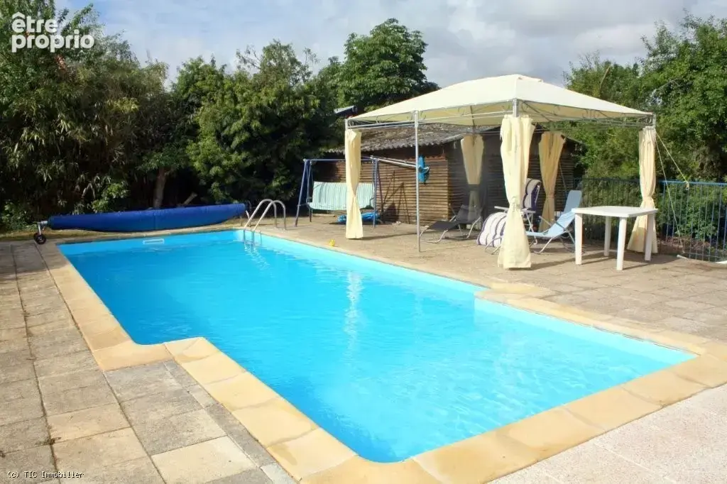Maison de Campagne avec Piscine près de Nanteuil-en-Vallée - photo 2