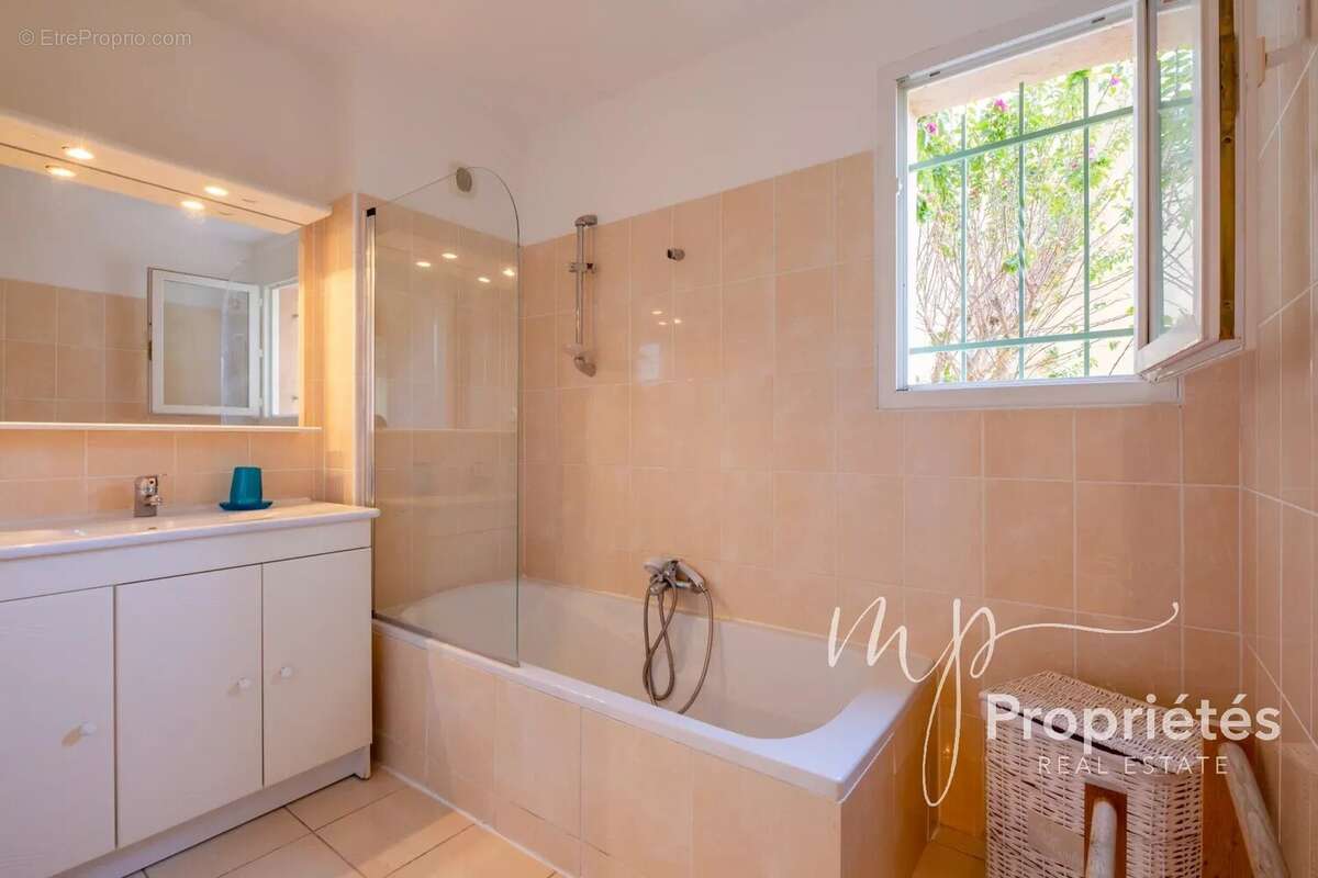 Maison à RAYOL-CANADEL-SUR-MER