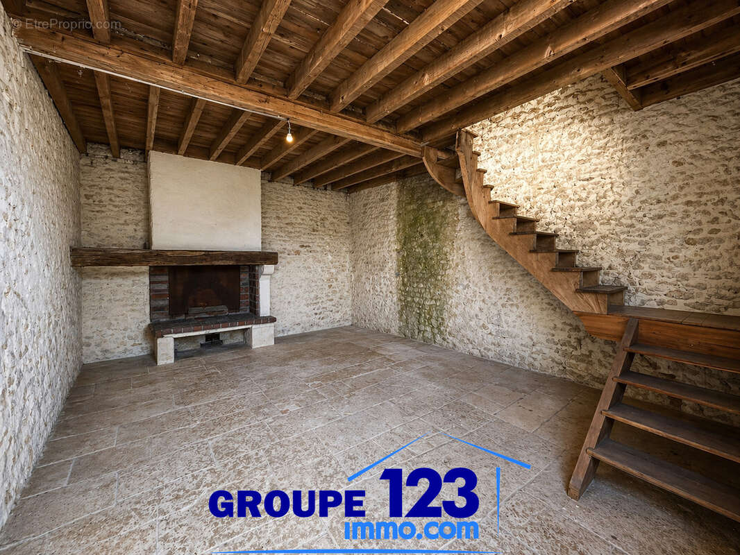 Maison à MALIGNY