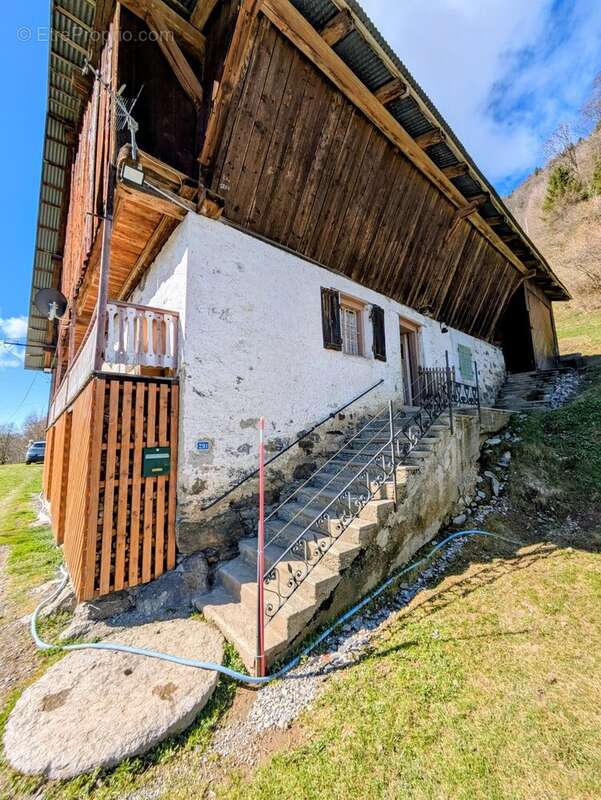 Maison à UGINE