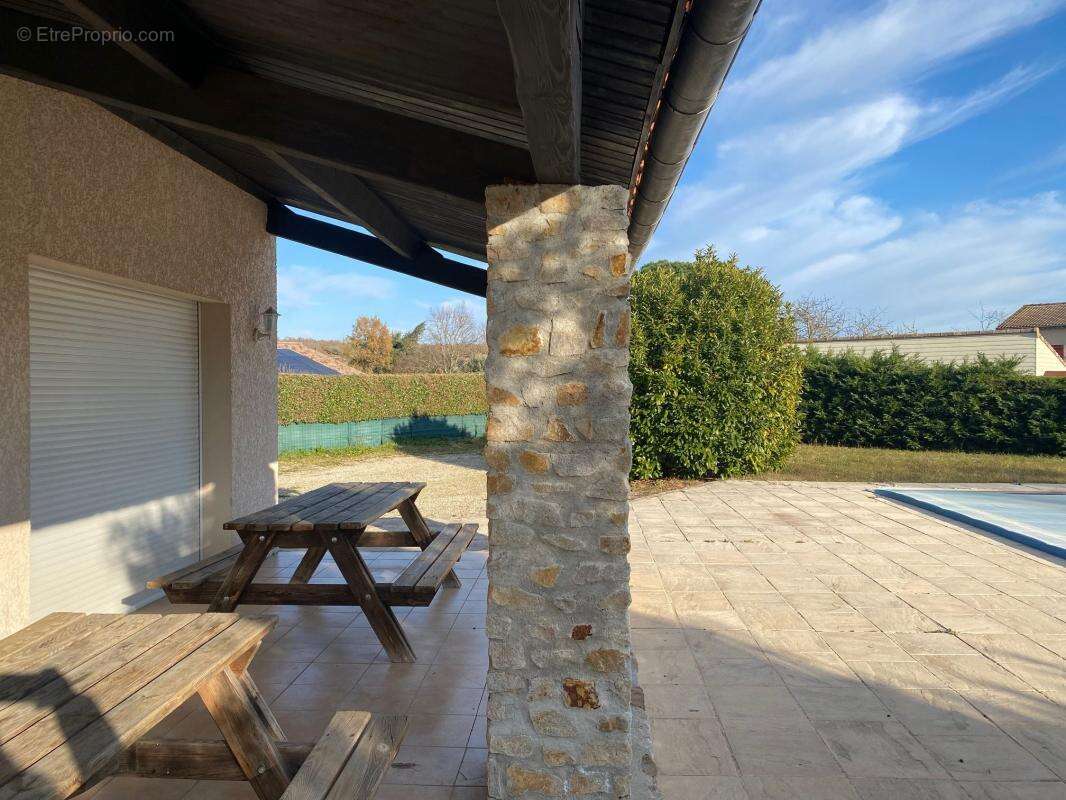 Maison à BERRIAS-ET-CASTELJAU