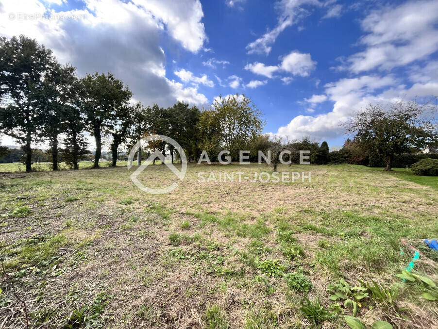 Terrain à OHERVILLE