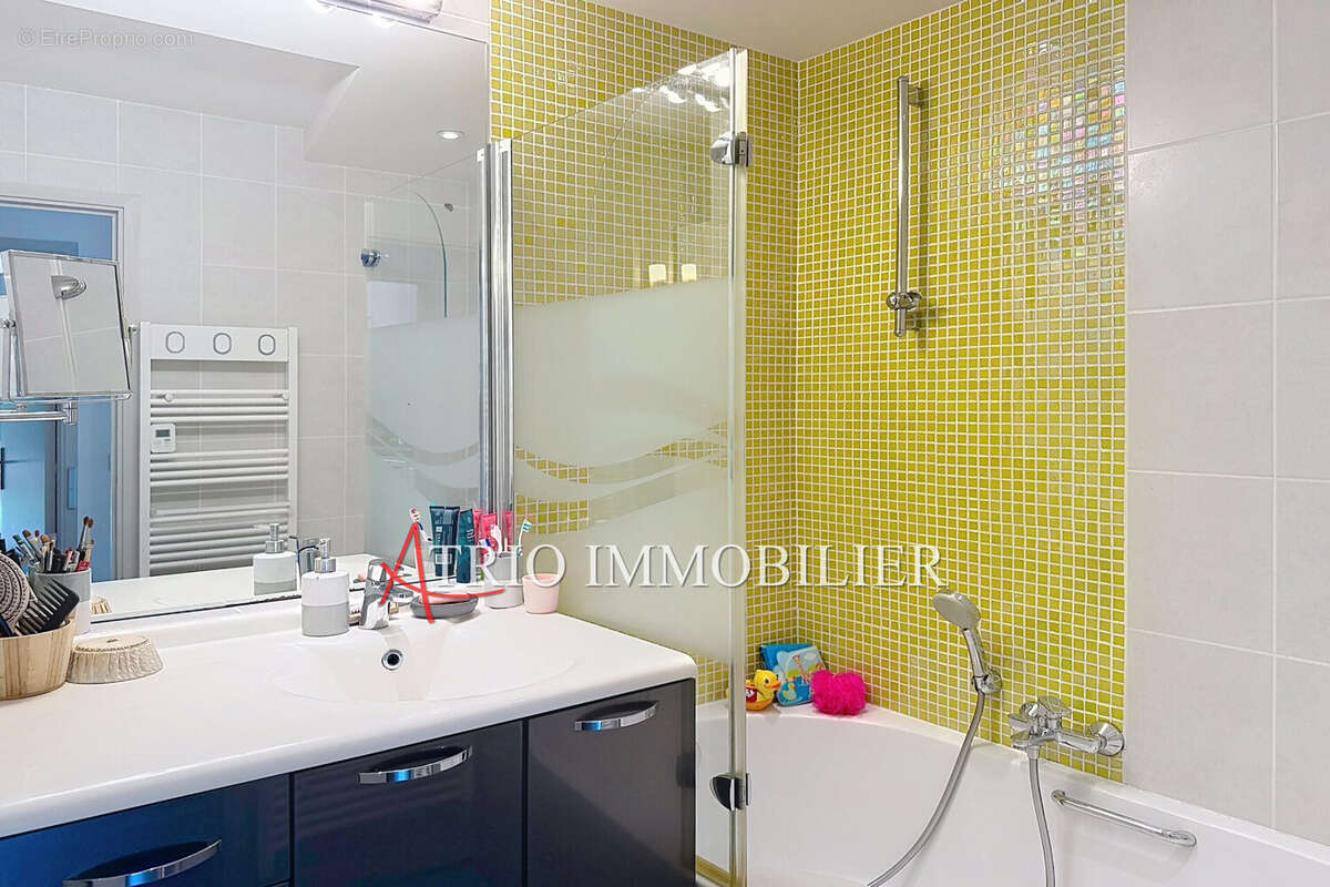Appartement à SAINT-LAURENT-DU-VAR