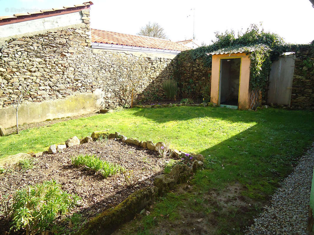 Maison à LA CHAPELLE-ACHARD