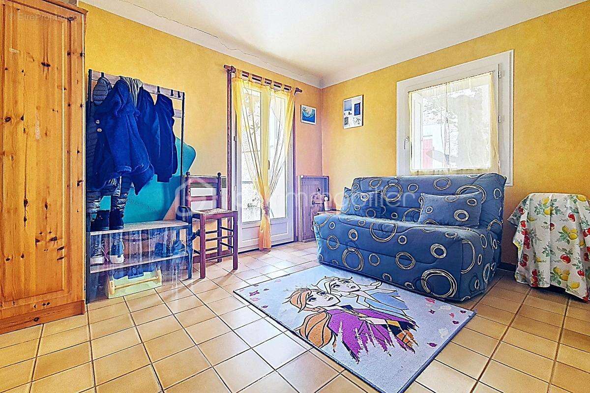Maison de village avec terrasse, 4 chambres, garage, cave - photo 7