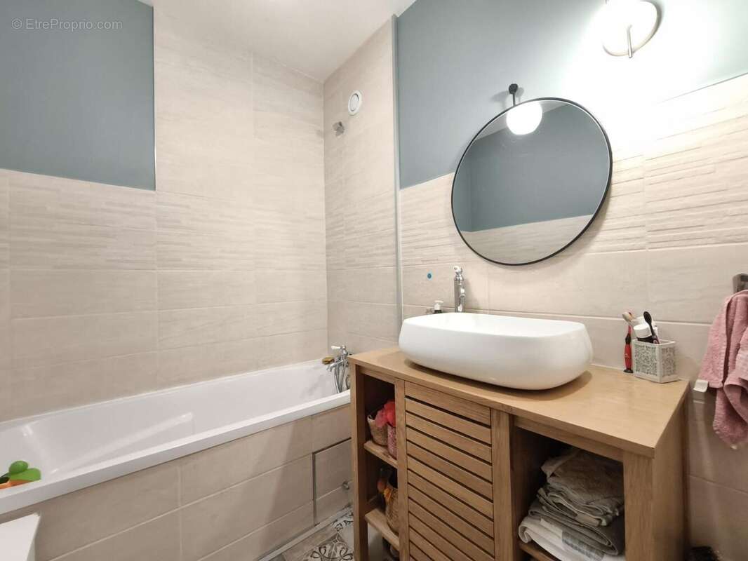 Appartement 74 m² à Saint-Etienne  - photo 4