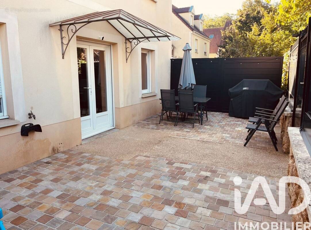 Photo 1 - Appartement à LIEUSAINT