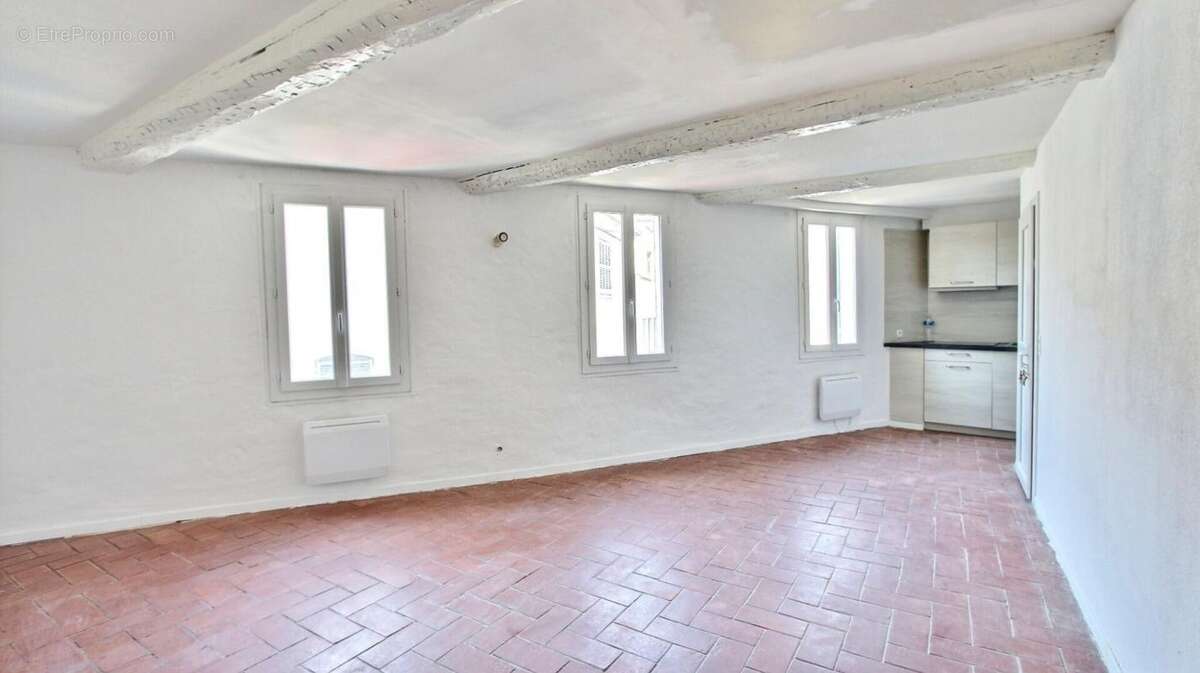 Appartement duplex au coeur du village du Luc-en-Provence + Cave - photo 5