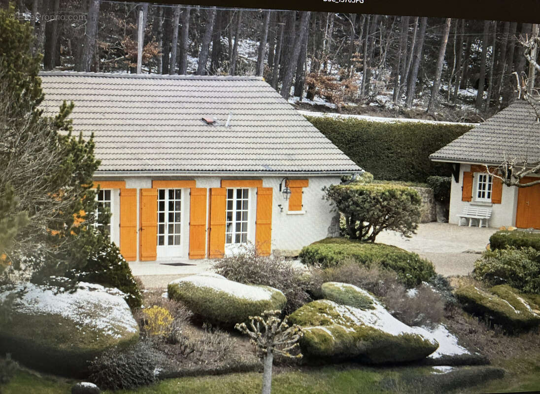 Maison à CHENEREILLES