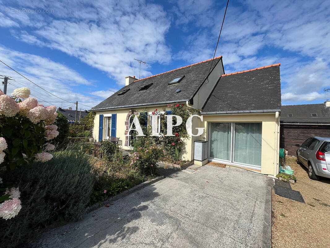 Plouha, maison à vendre 1 km du bourg, au calme - photo 1