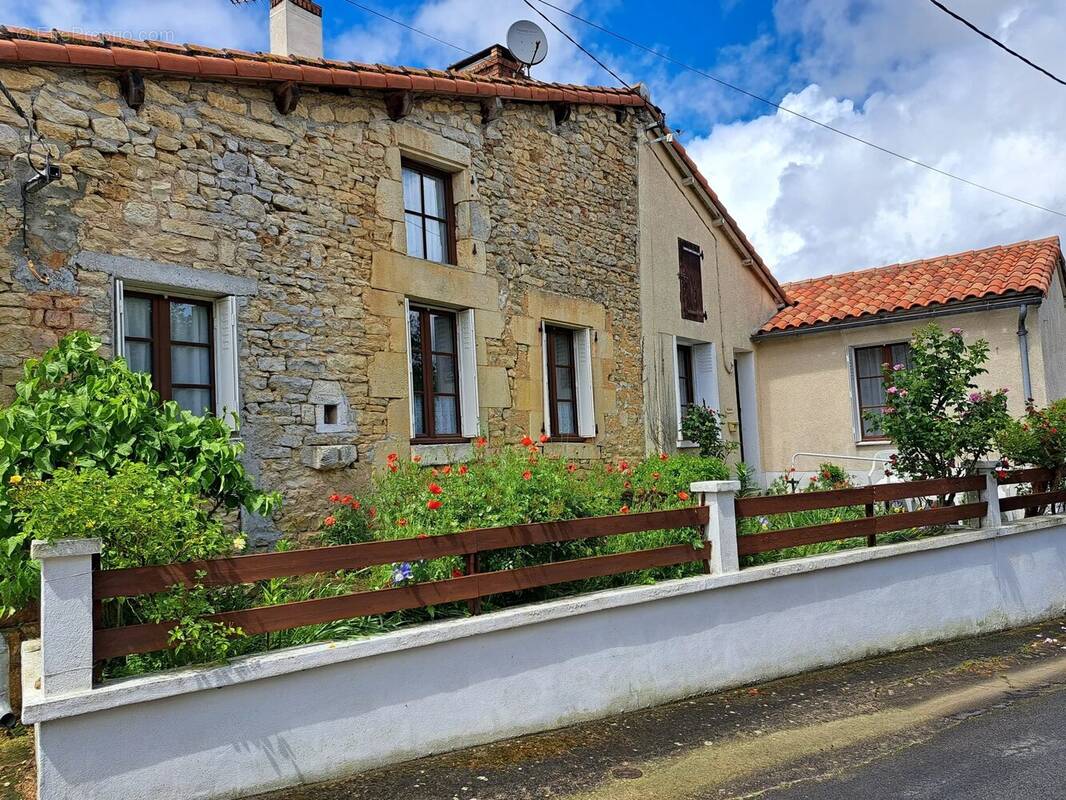Maison à JOUSSE