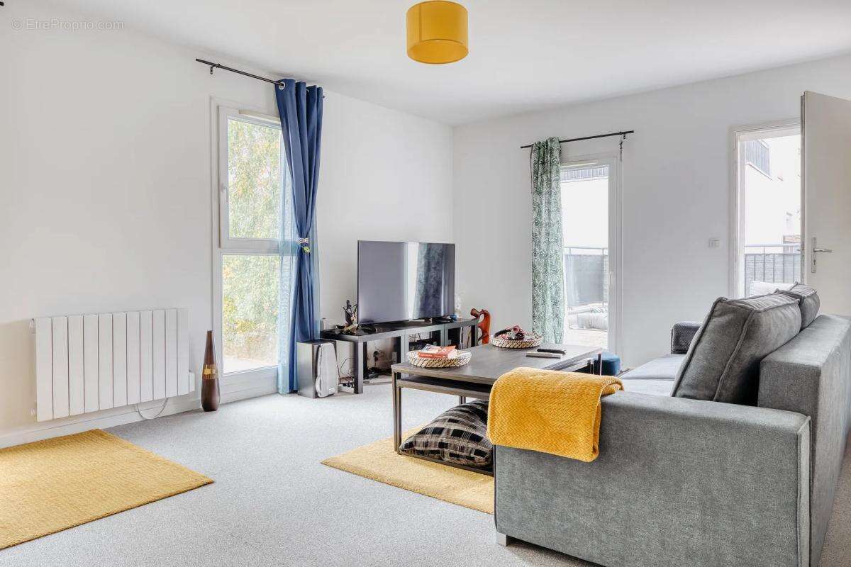 Appartement à VAL-DE-REUIL