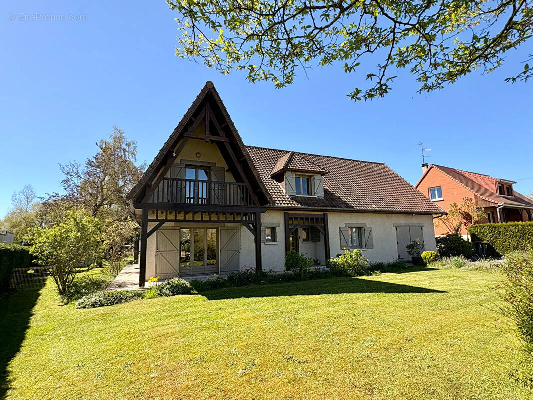 Maison à DERNANCOURT