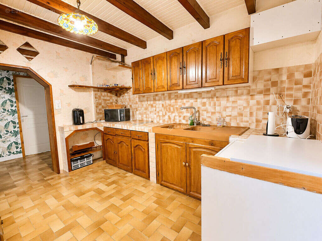 Maison à rafraichir de 103 m² – 33920 Saint-Yzan-de-Soudiac - photo 3