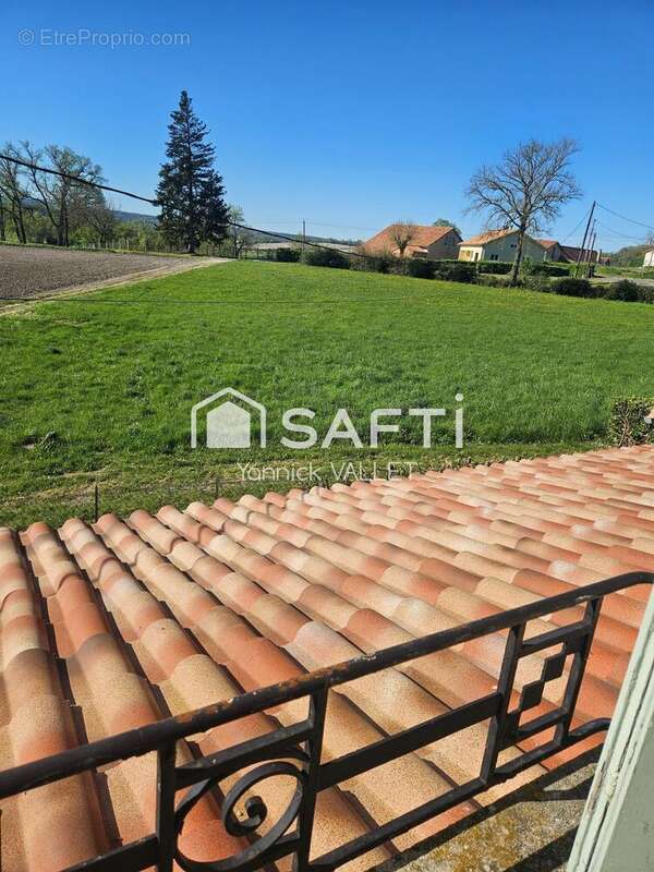 Maison 117 m² à Grand-Brassac  - photo 5